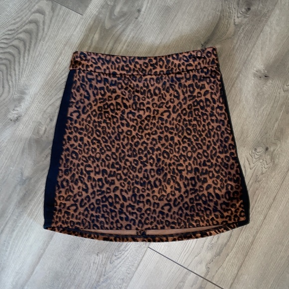 Wild Honey Leopard Mini Skirt - Picture 4 of 6